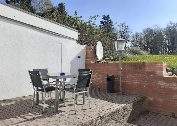 Erdgeschoss-Appartement Mit Seeterasse